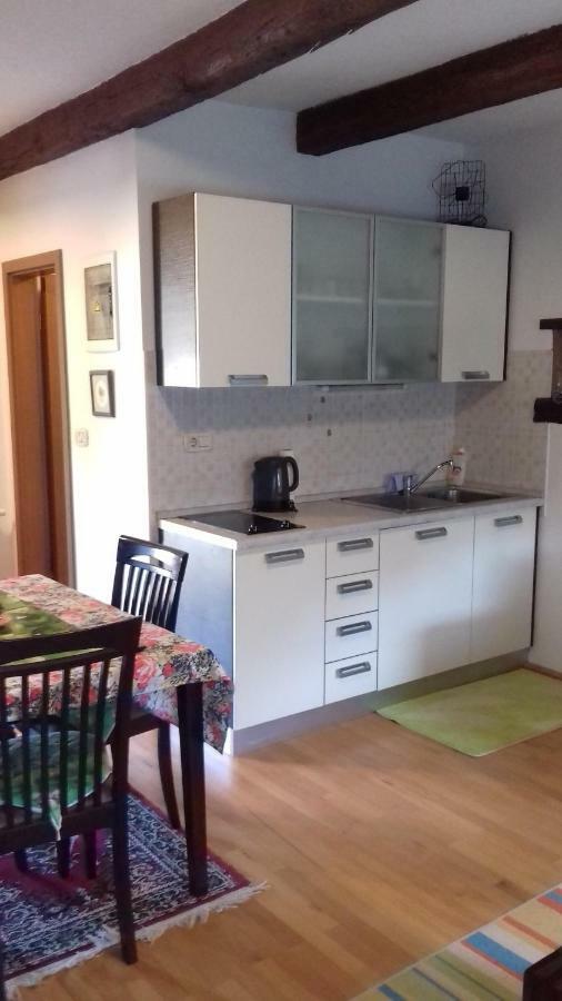 Apartmaji Pri Zivcovih Dutovlje Extérieur photo